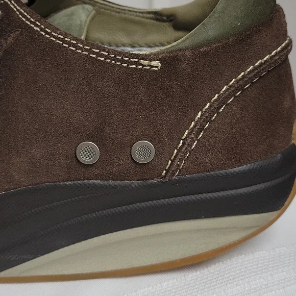 MBT "BARBARA" BROWN SUEDE LEATHER WALKING SHOES, SZ 7.5 - Picture 3 of 9